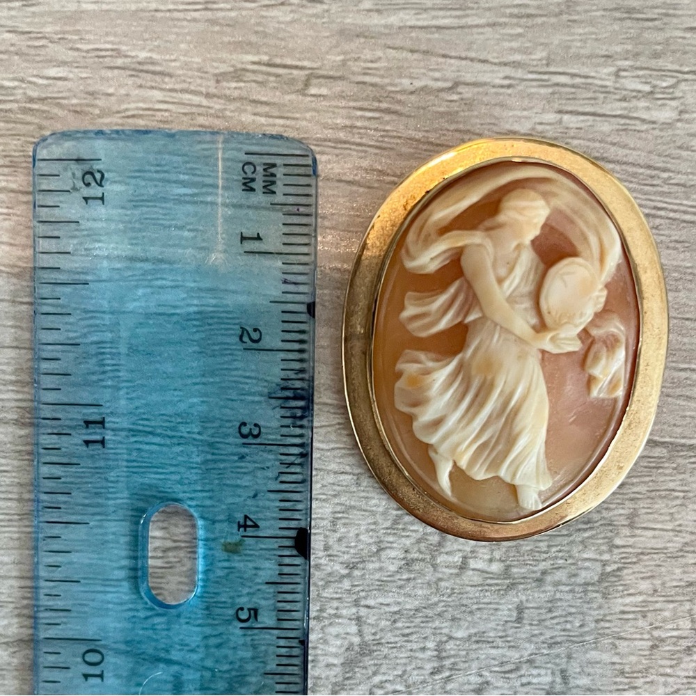 VERY ANTIQUE 14k Gold Cameo Brooch - Picture 12 of 13